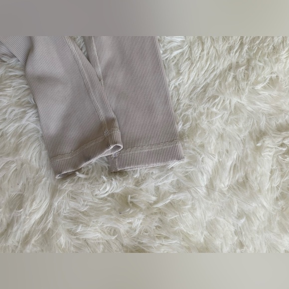 Aritzia TNA Ribbed  Legging - Picture 8 of 9